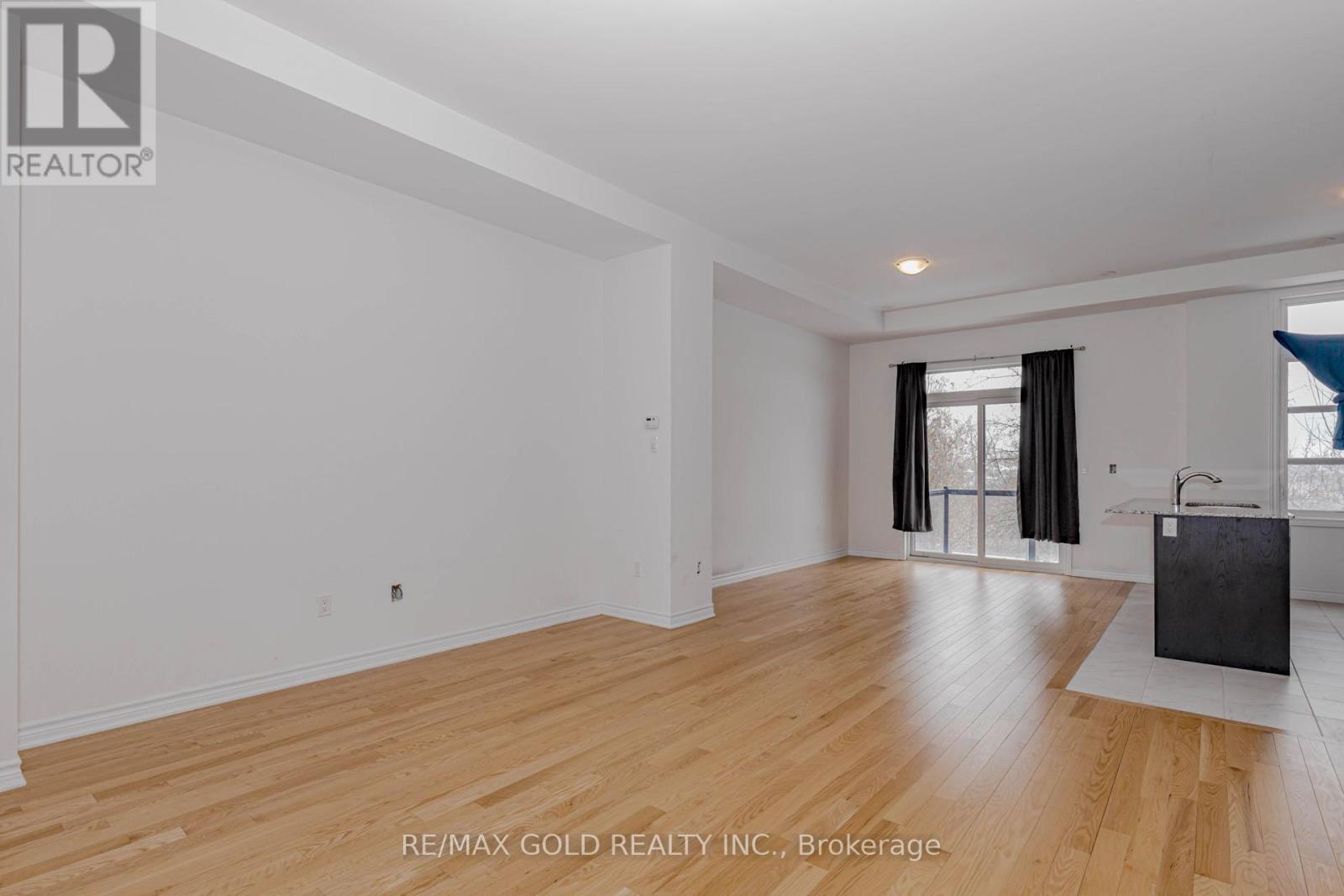 39 Inverary Crescent, Vaughan, Ontario  L4H 5G9 - Photo 12 - N12812394