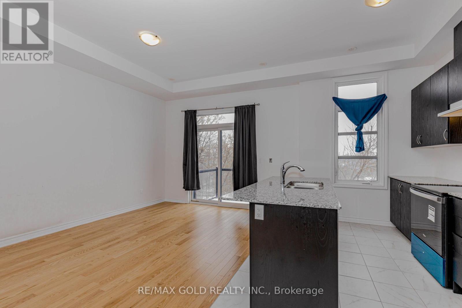 39 Inverary Crescent, Vaughan, Ontario  L4H 5G9 - Photo 15 - N12812394