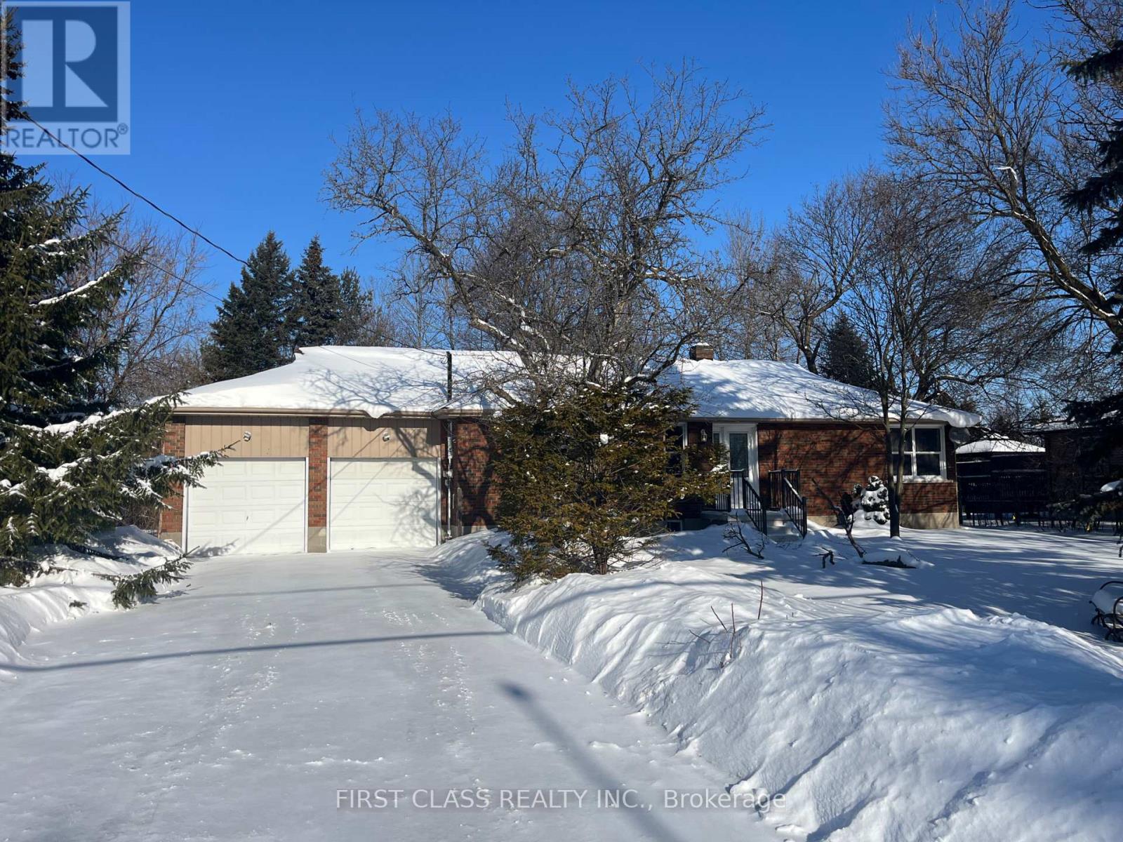 66 North Lake Road, Richmond Hill, Ontario  L4E 3A2 - Photo 1 - N12812426