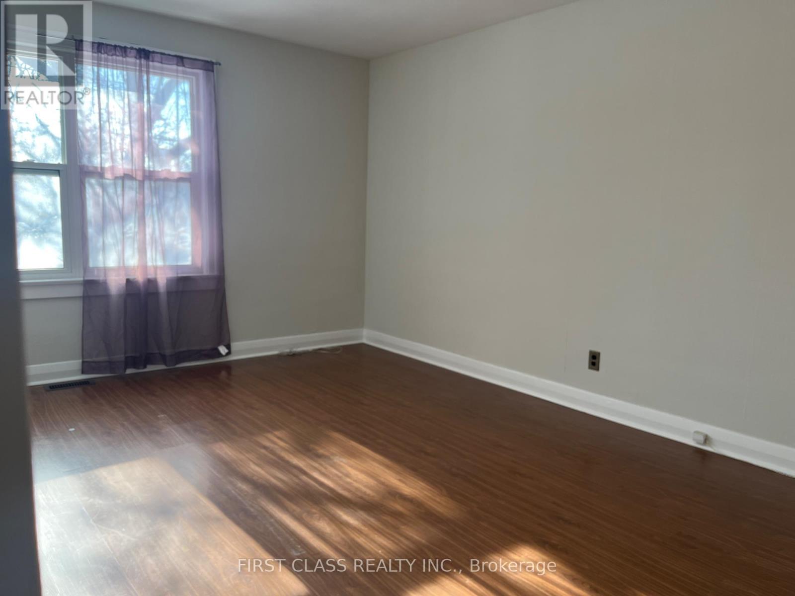 66 North Lake Road, Richmond Hill, Ontario  L4E 3A2 - Photo 5 - N12812426