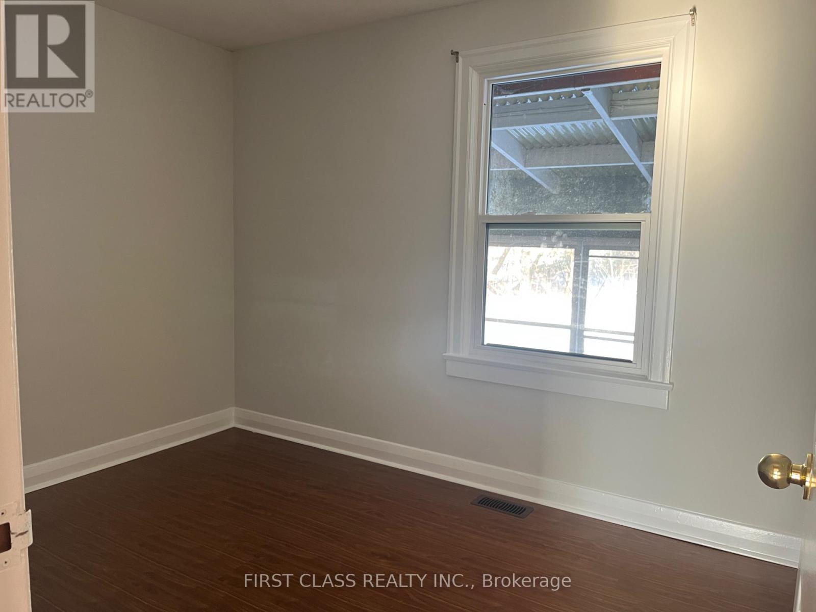 66 North Lake Road, Richmond Hill, Ontario  L4E 3A2 - Photo 7 - N12812426