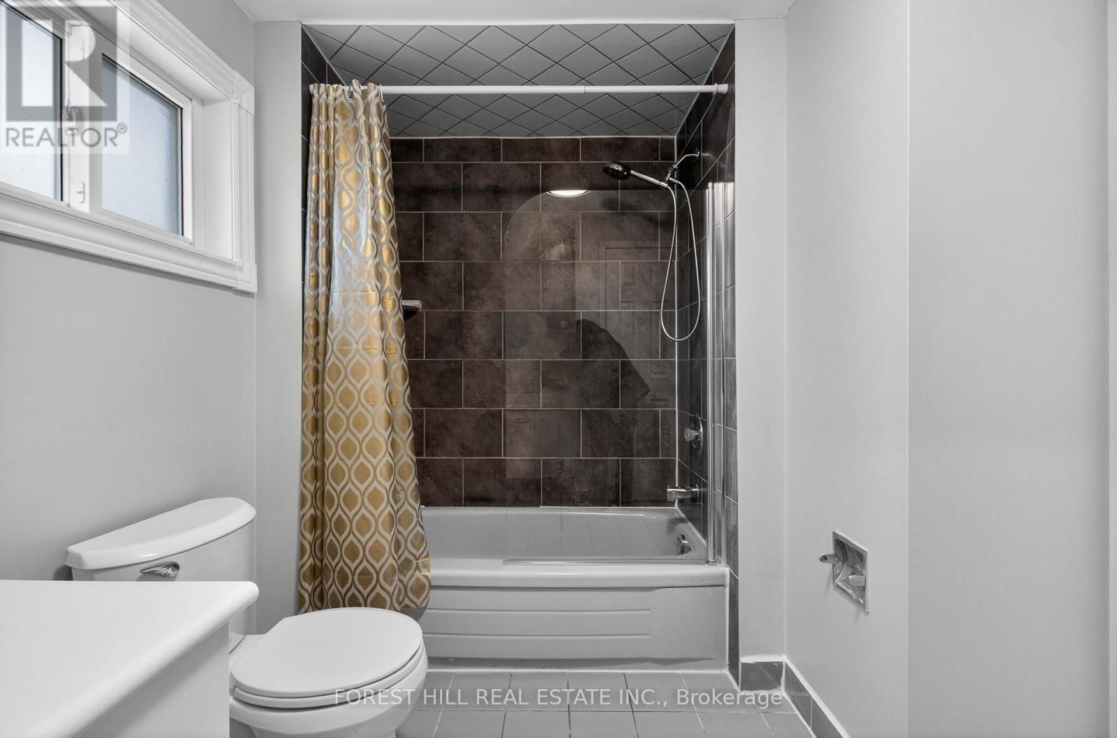 Main/2nd Floor - 28 Matterdale Avenue, Brampton, Ontario  L6Y 4J6 - Photo 11 - W12810602