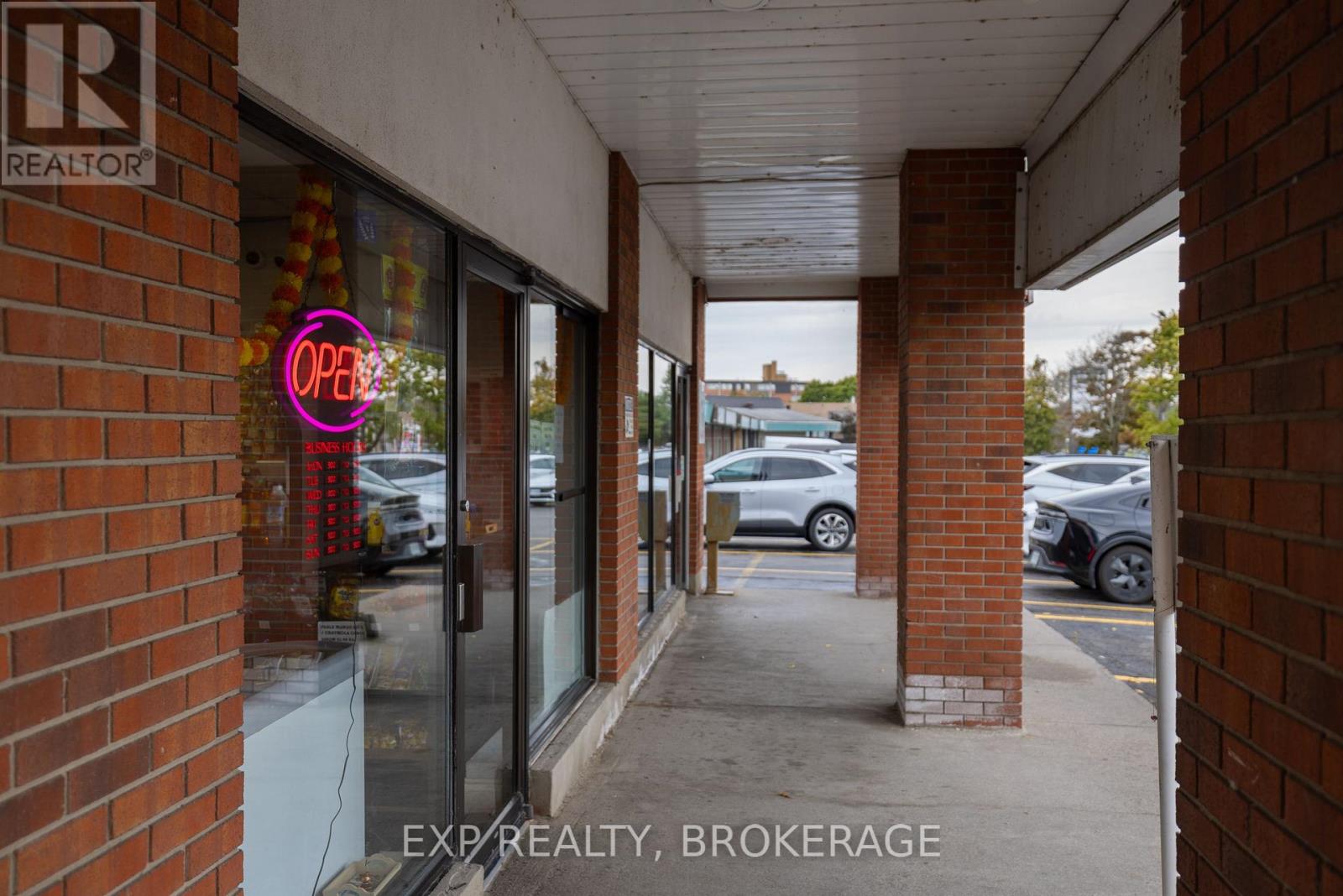 1412 Princess Street, Kingston, Ontario  K7M 3E5 - Photo 5 - X12425548