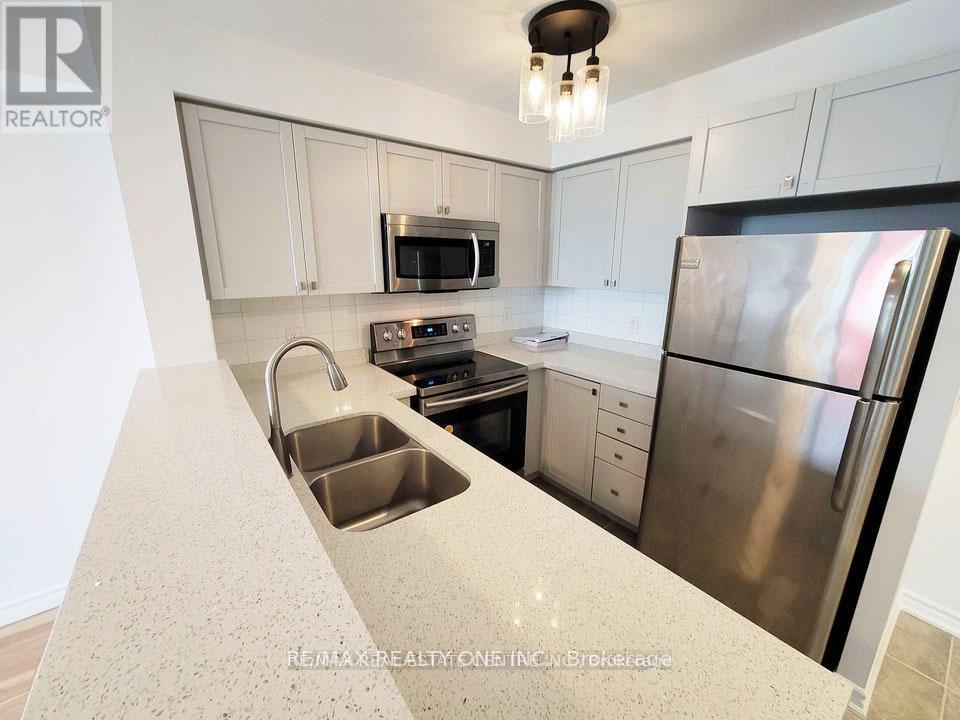 1605 - 15 Michael Power Place, Toronto, Ontario  M9A 5G4 - Photo 5 - W12812378