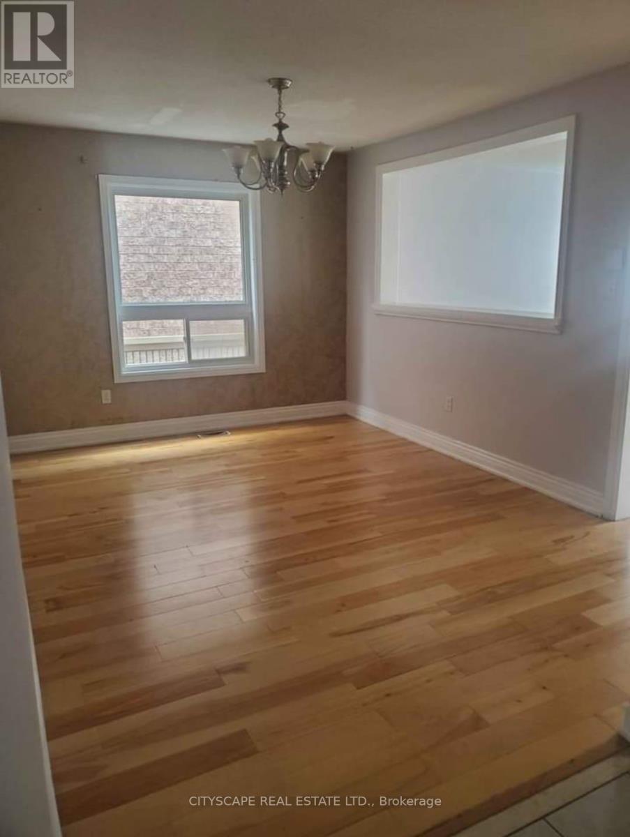 34 Dunure Crescent, Brampton, Ontario L7A 2Y6 - Photo 2 - W12812388