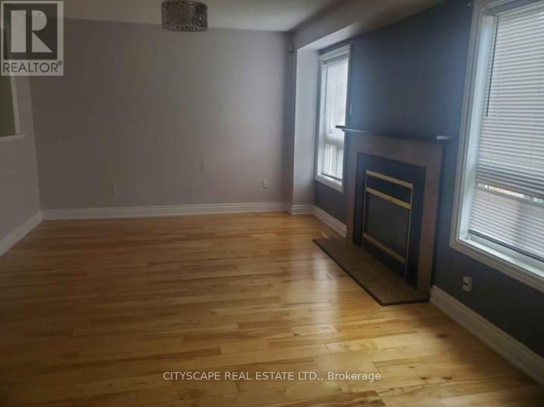 34 Dunure Crescent, Brampton, Ontario L7A 2Y6 - Photo 3 - W12812388