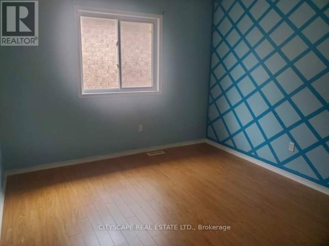 34 Dunure Crescent, Brampton, Ontario L7A 2Y6 - Photo 7 - W12812388