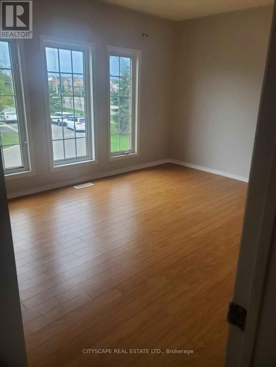 34 Dunure Crescent, Brampton, Ontario L7A 2Y6 - Photo 9 - W12812388