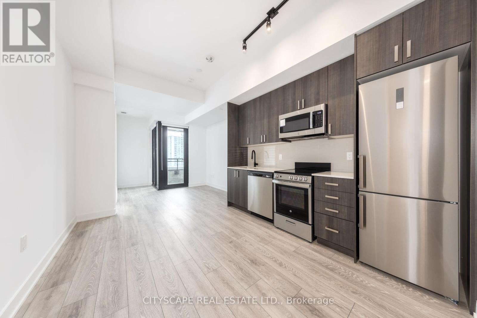 605 - 758 Dovercourt Road W, Toronto, Ontario  M6H 1L8 - Photo 2 - W12812392
