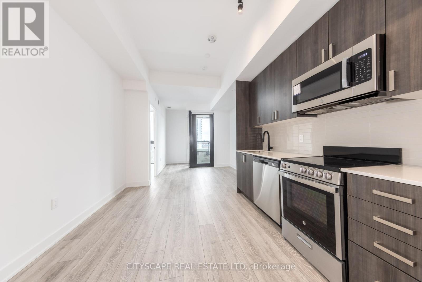 605 - 758 Dovercourt Road W, Toronto, Ontario  M6H 1L8 - Photo 3 - W12812392