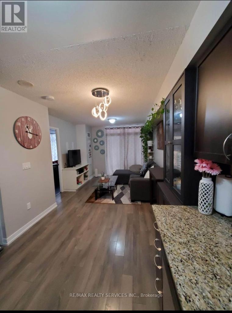 319 - 812 Lansdowne Avenue, Toronto, Ontario  M6H 4K5 - Photo 13 - W12812402