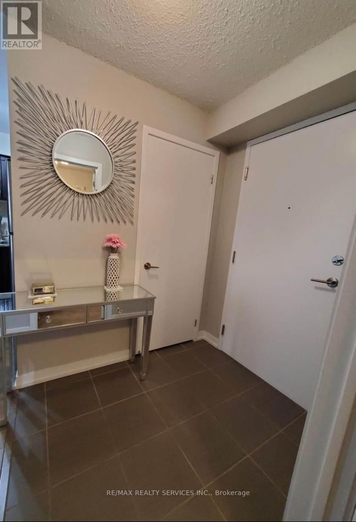 319 - 812 Lansdowne Avenue, Toronto, Ontario  M6H 4K5 - Photo 15 - W12812402