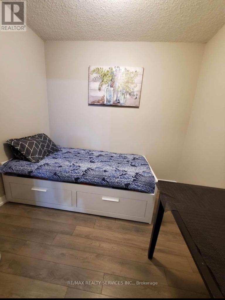 319 - 812 Lansdowne Avenue, Toronto, Ontario  M6H 4K5 - Photo 18 - W12812402