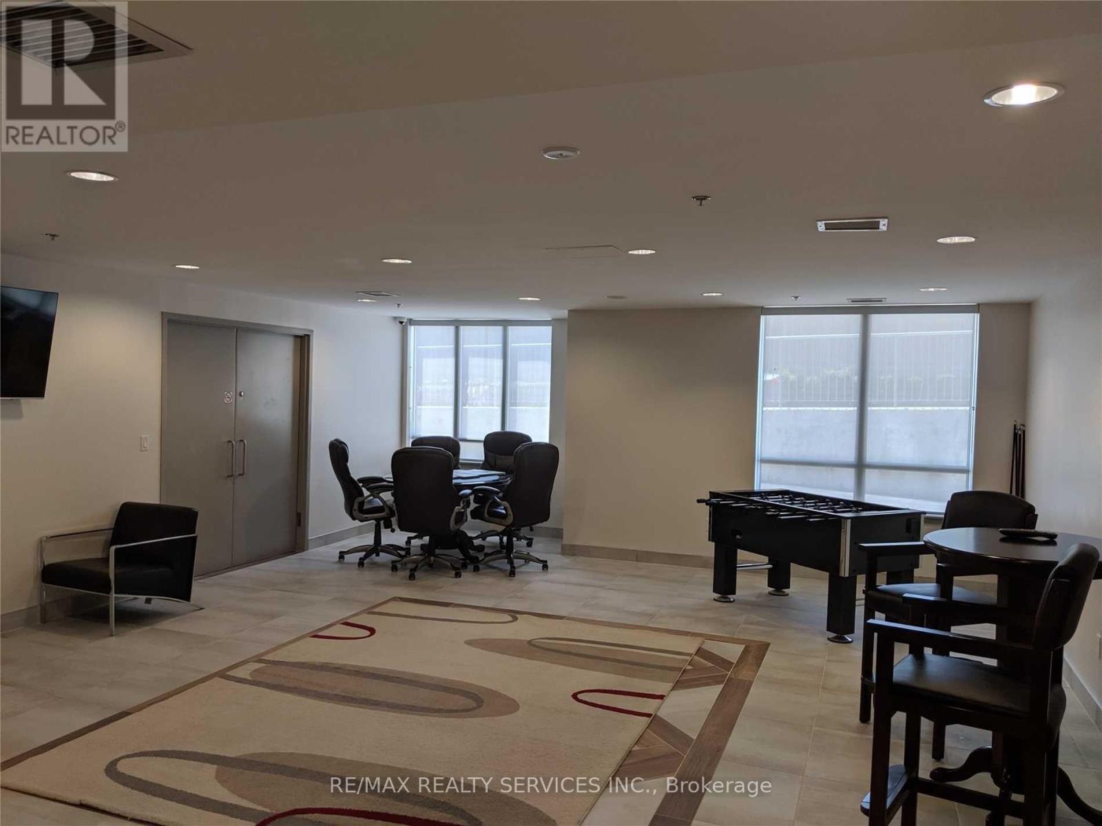 319 - 812 Lansdowne Avenue, Toronto, Ontario  M6H 4K5 - Photo 3 - W12812402