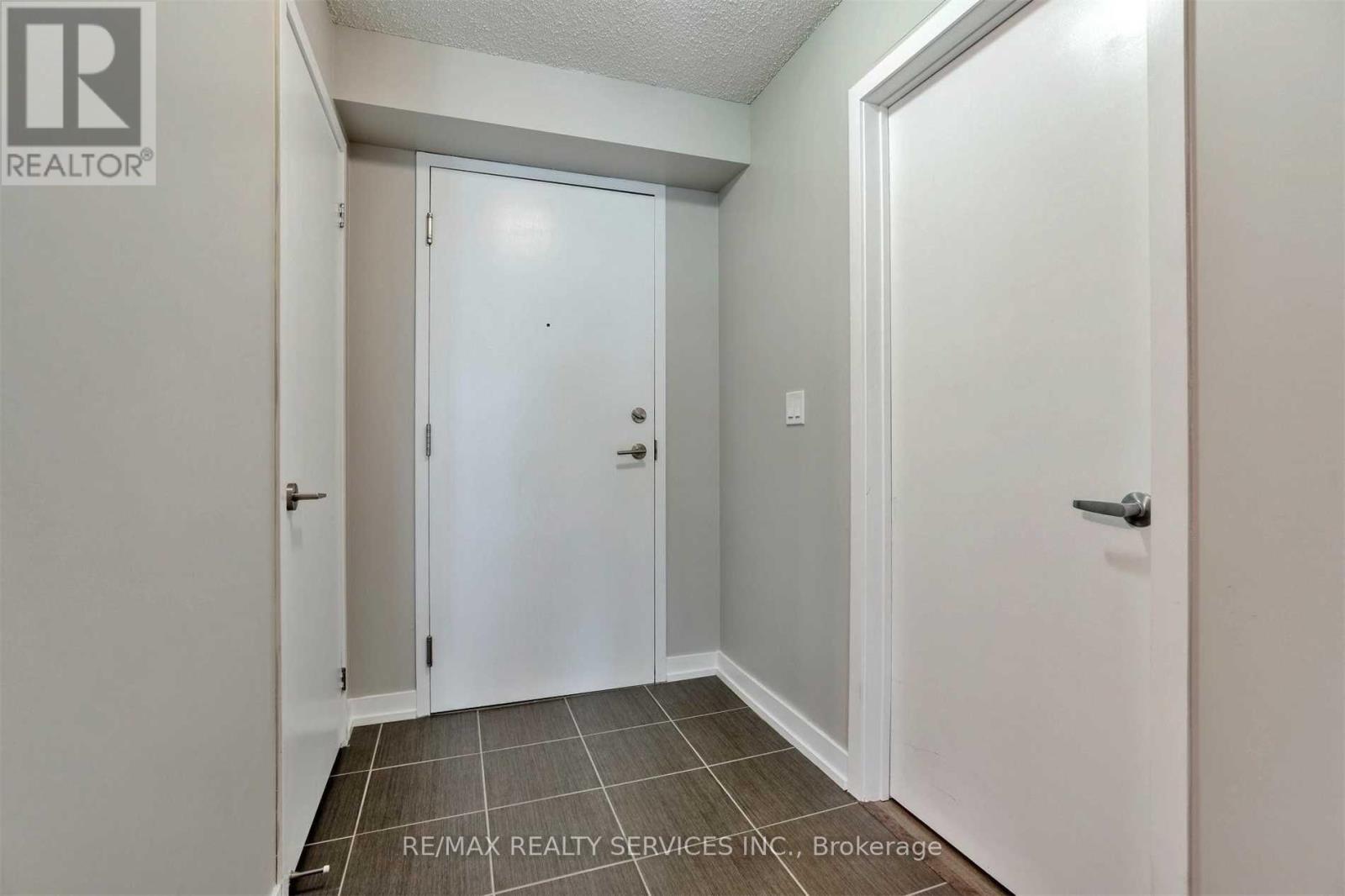 319 - 812 Lansdowne Avenue, Toronto, Ontario  M6H 4K5 - Photo 4 - W12812402