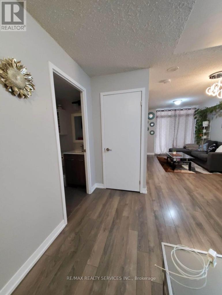 319 - 812 Lansdowne Avenue, Toronto, Ontario  M6H 4K5 - Photo 5 - W12812402