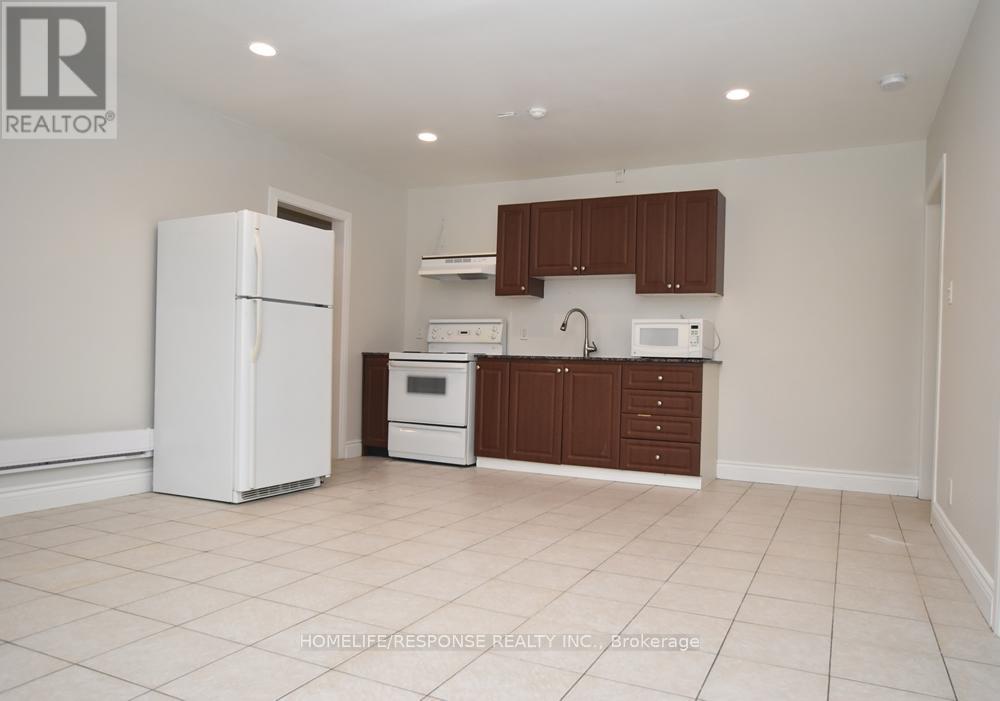 #3 - 3430 Lake Shore Boulevard W, Toronto, Ontario M8W 3N3 - Photo 2 - W12812416