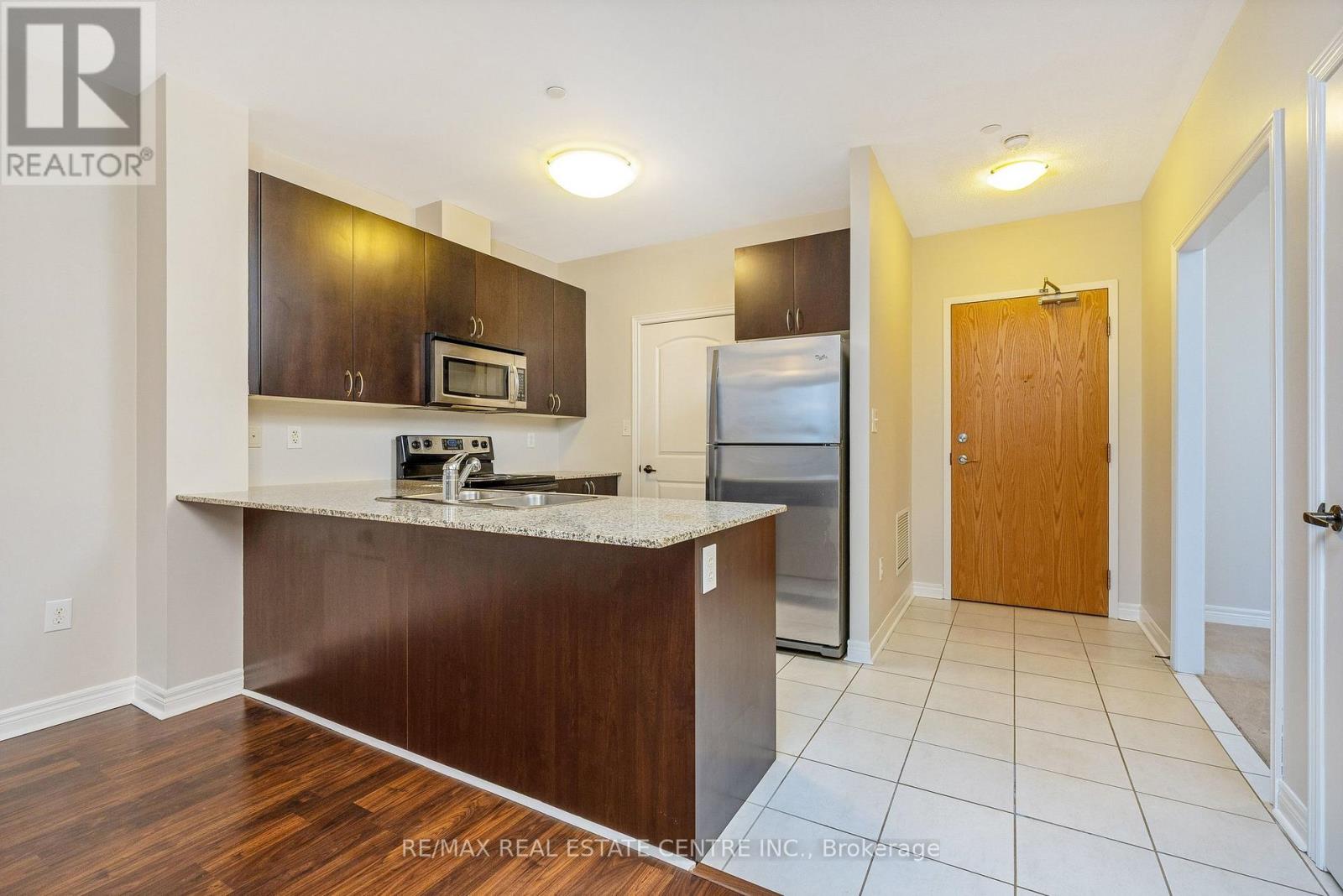 216 - 383 Main Street E, Milton, Ontario  L9T 8K8 - Photo 13 - W12812428