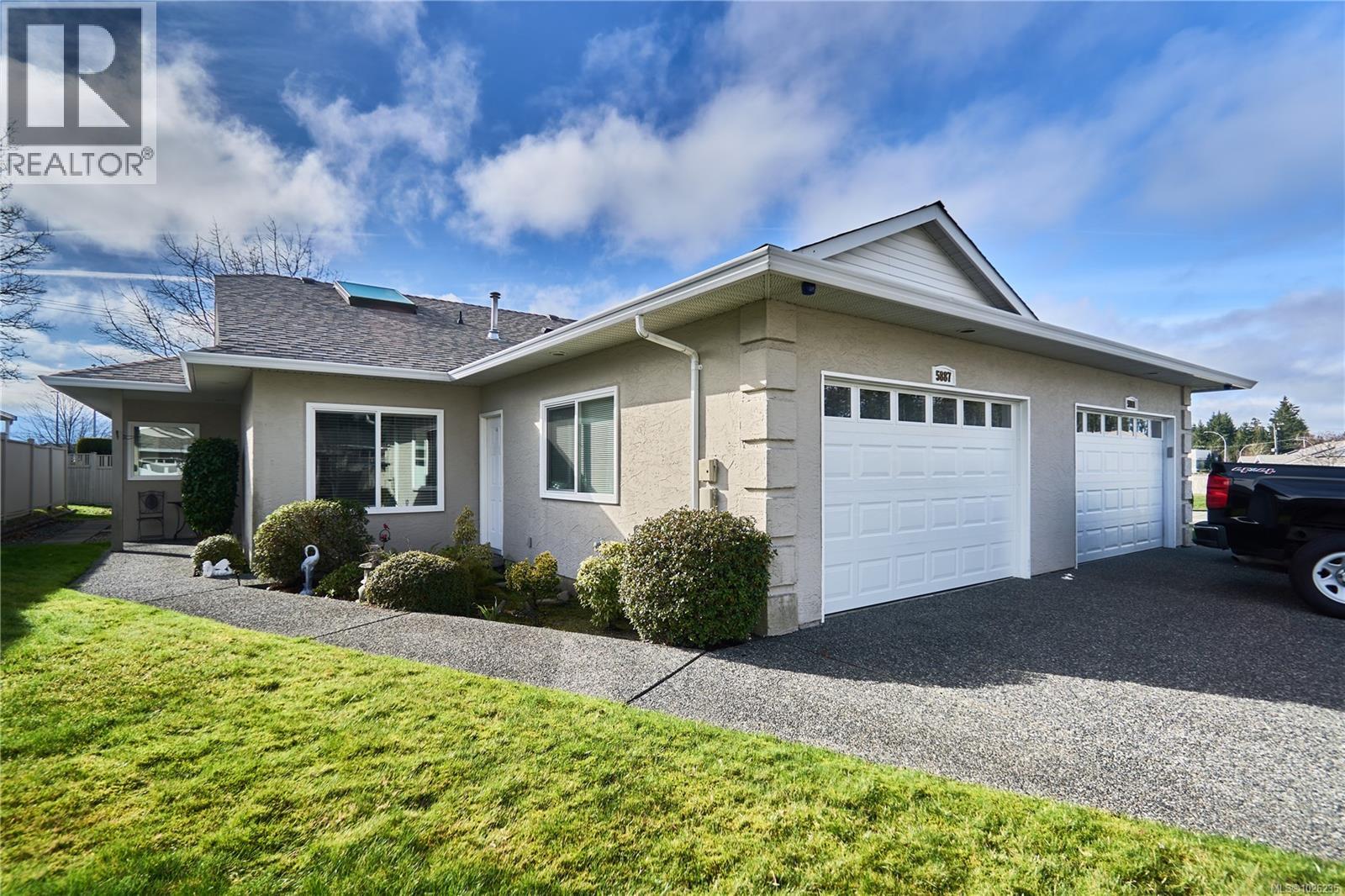 5887 Primrose Dr, Nanaimo, British Columbia  V9T 6B8 - Photo 2 - 1026235