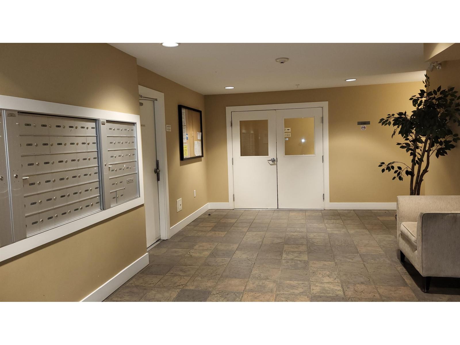 313 2515 Park Drive, Abbotsford, British Columbia  V2S 0B2 - Photo 2 - R3090379