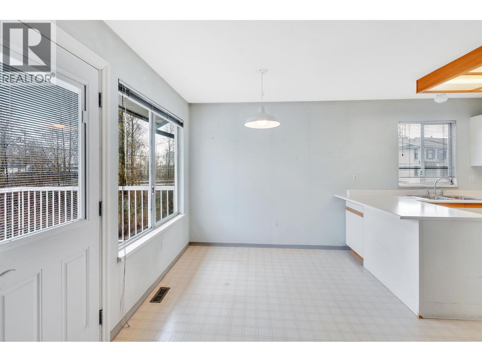 1215 Brand Street, Port Coquitlam, British Columbia  V3C 5C4 - Photo 6 - R3092366