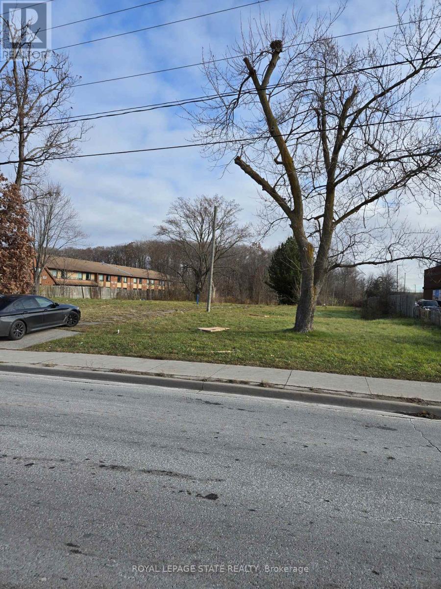 862 Niagara Street N, Welland, Ontario  L3C 1M4 - Photo 3 - X12812384