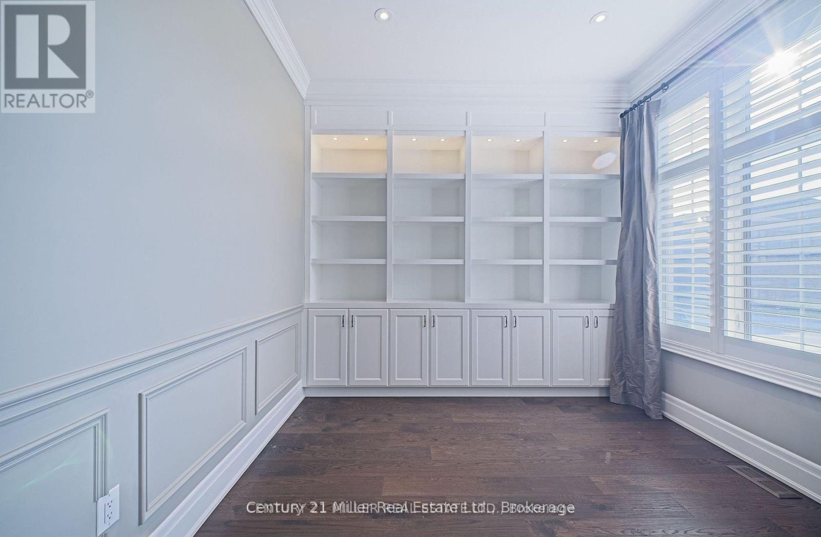 155 Bowbeer Road, Oakville, Ontario  L6H 0Y6 - Photo 3 - W12812494