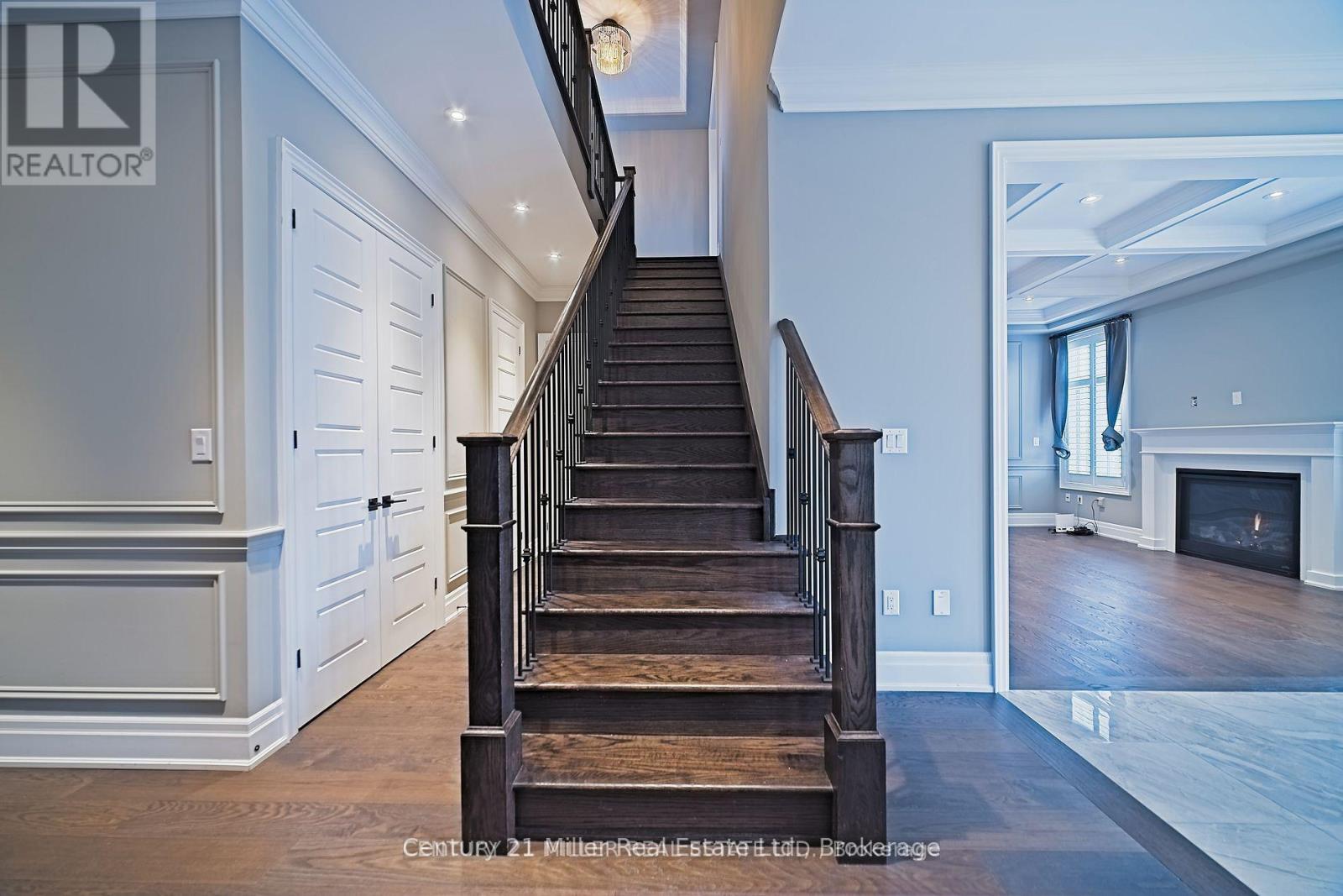 155 Bowbeer Road, Oakville, Ontario  L6H 0Y6 - Photo 5 - W12812494