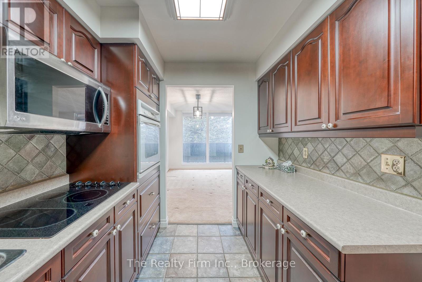 304 - 9 Bonheur Court, Brantford, Ontario  N3P 1Z5 - Photo 10 - X12812456