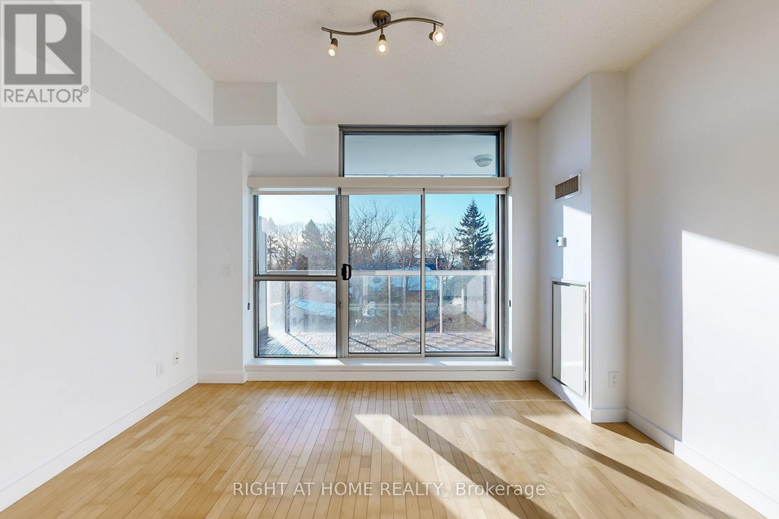 404 - 601 Kingston Road, Toronto, Ontario  M4E 3Y2 - Photo 4 - E12812162