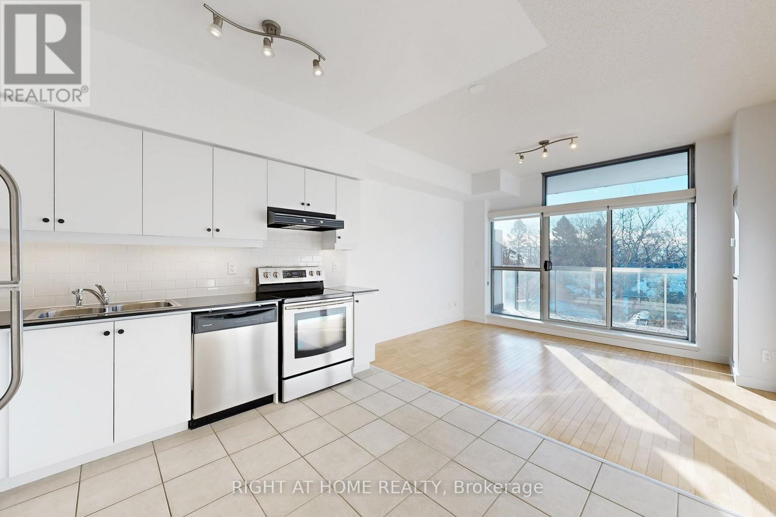 404 - 601 Kingston Road, Toronto, Ontario  M4E 3Y2 - Photo 8 - E12812162