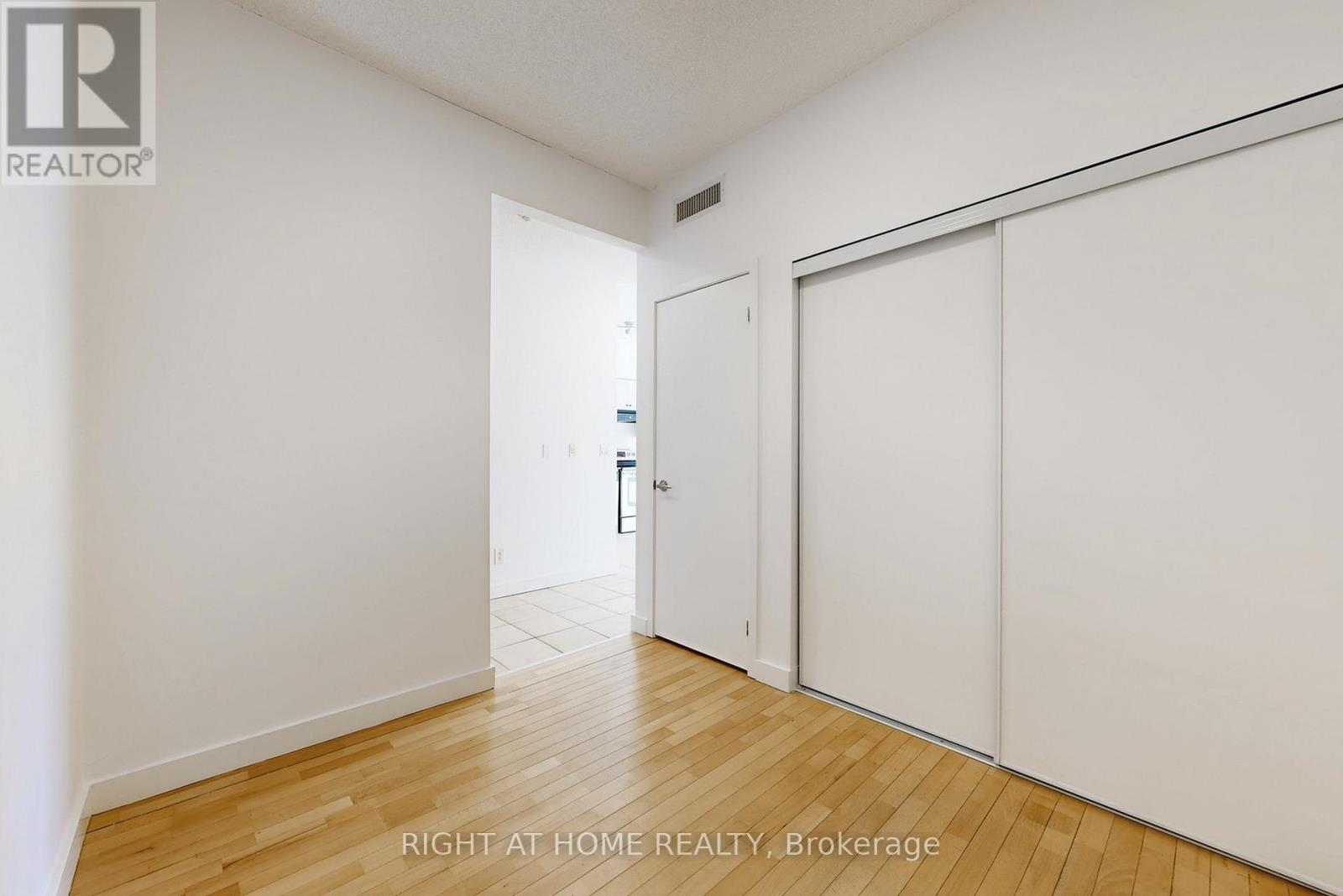 404 - 601 Kingston Road, Toronto, Ontario  M4E 3Y2 - Photo 24 - E12812162