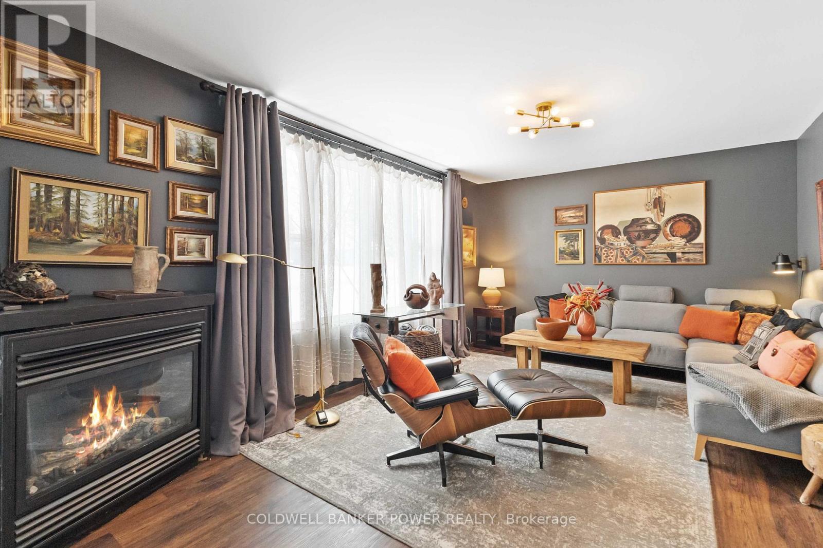 32 Ann Street, Lambton Shores, Ontario  N0M 1B0 - Photo 1 - X12771410