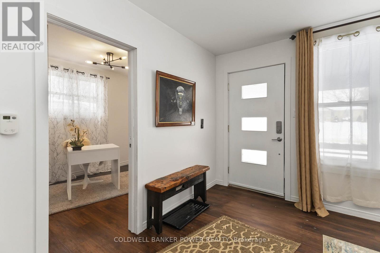 32 Ann Street, Lambton Shores, Ontario  N0M 1B0 - Photo 5 - X12771410