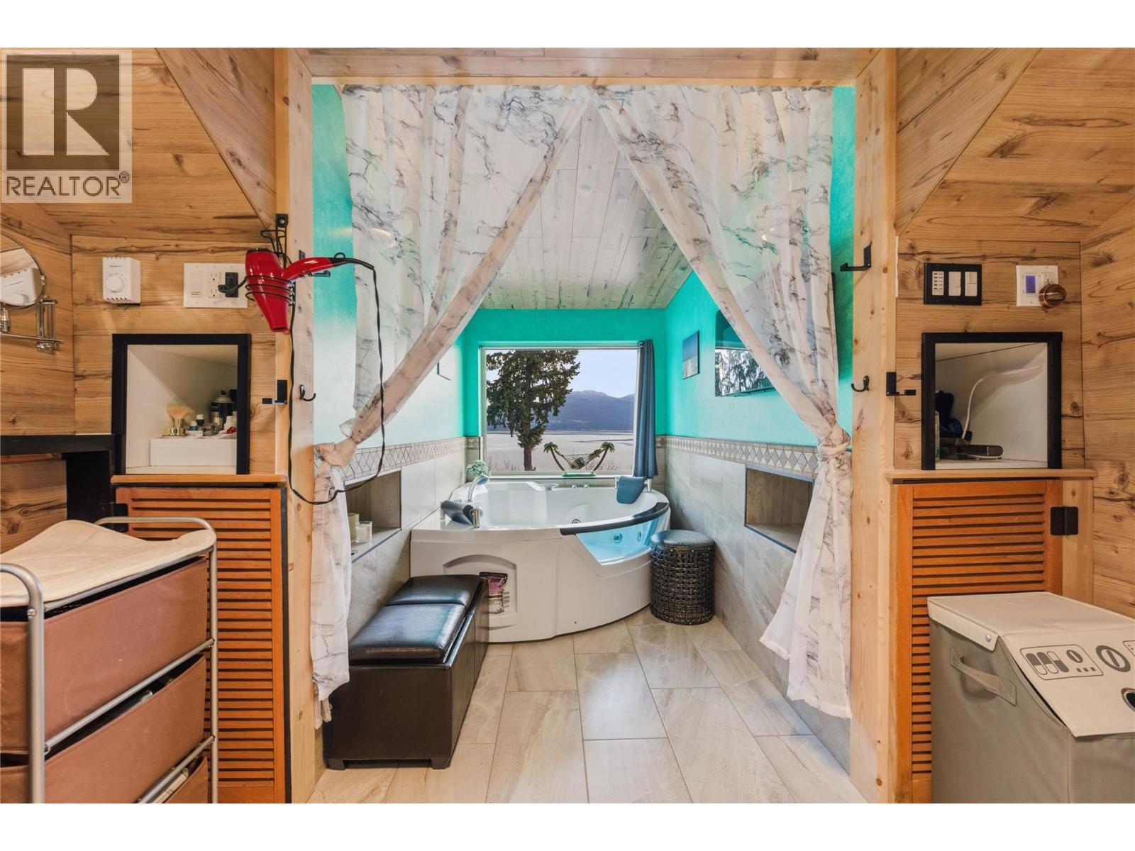 3690 Southview Road, Tappen, British Columbia  V0E 2X1 - Photo 29 - 10375827