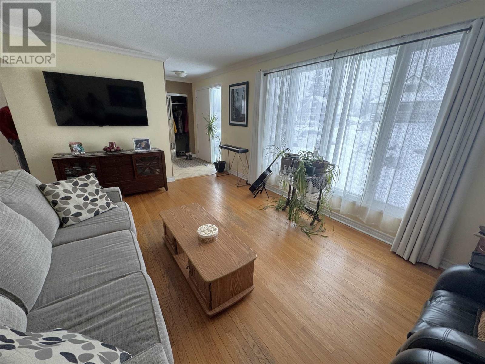 11 Oak Hill Rd, Elliot Lake, Ontario  P5A 2E4 - Photo 10 - SM260129