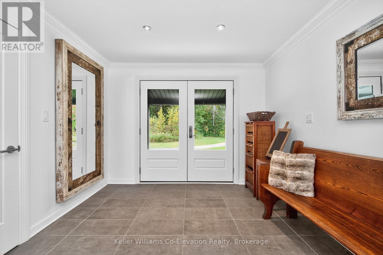 1076 Beaver Lane, Springwater, Ontario  L9X 0M1 - Photo 8 - S12812568