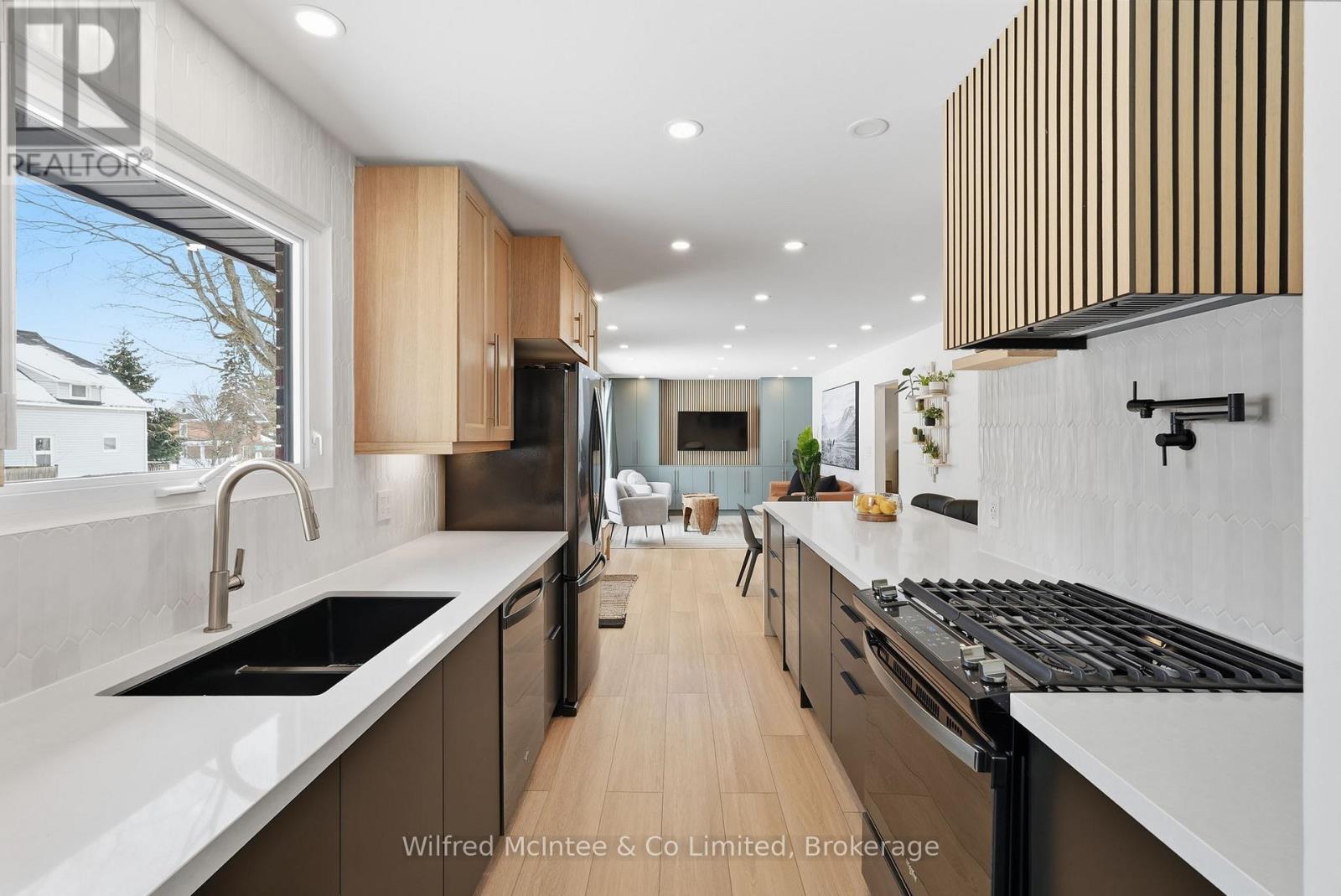 69 Margaret Street, Meaford, Ontario  N4L 1P8 - Photo 12 - X12812554