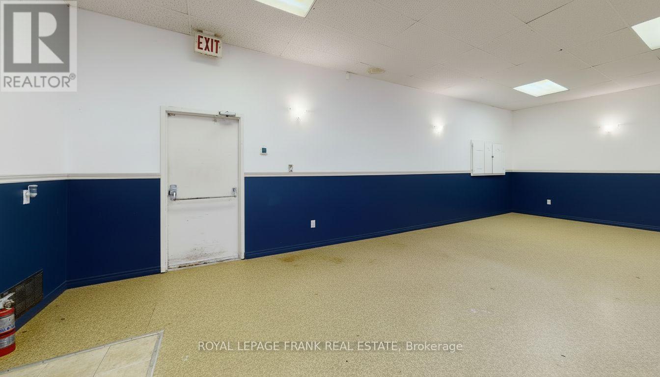 354(L) - 358 Lindsay Street S, Kawartha Lakes (Lindsay), Ontario  K9V 4R4 - Photo 6 - X12812446