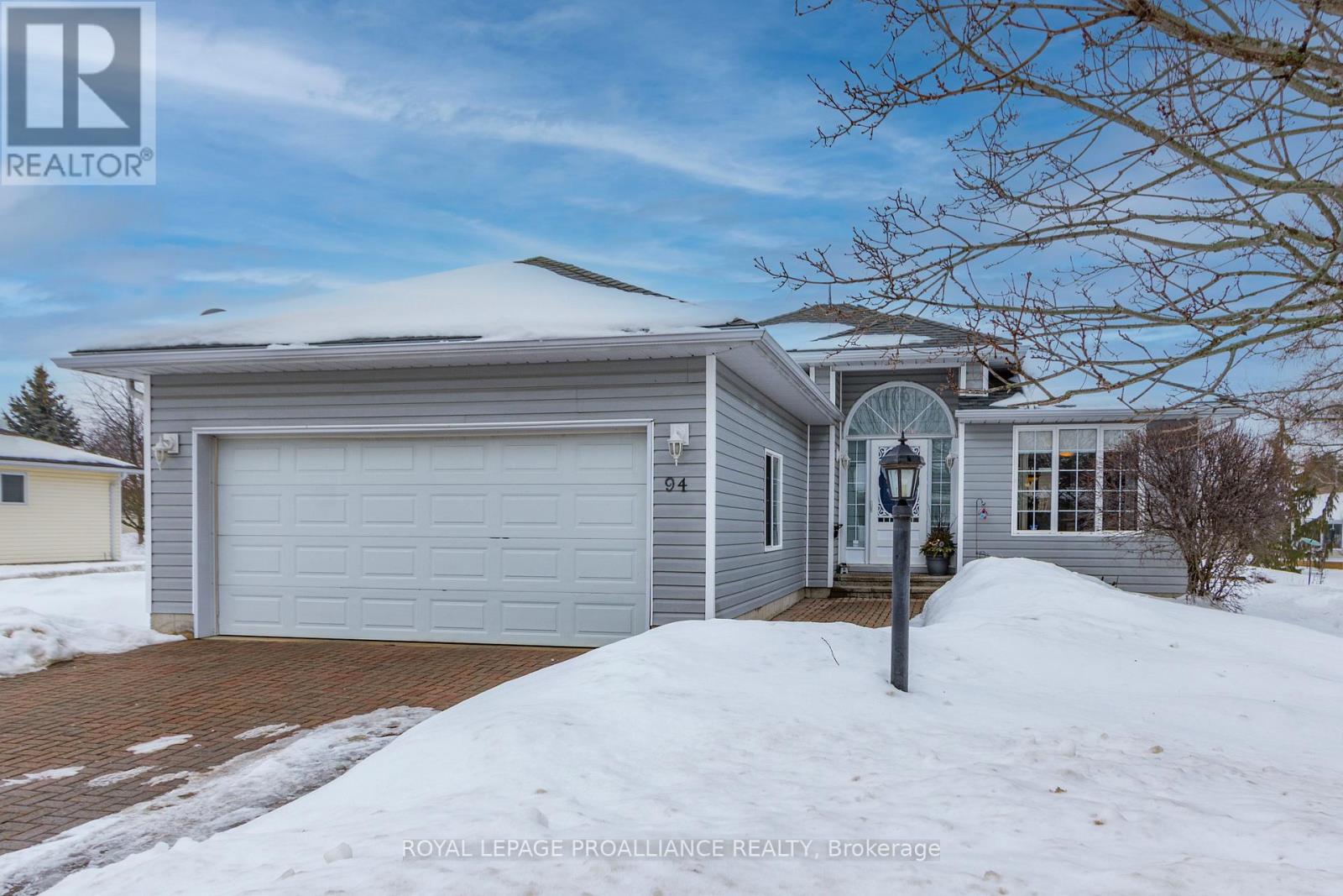 94 Sandbanks Court, Prince Edward County, Ontario  K0K 3L0 - Photo 1 - X12812632