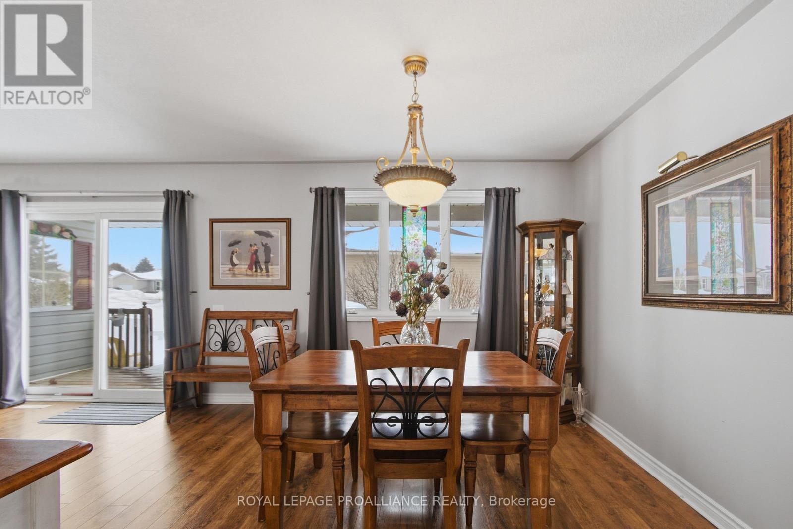 94 Sandbanks Court, Prince Edward County, Ontario  K0K 3L0 - Photo 11 - X12812632