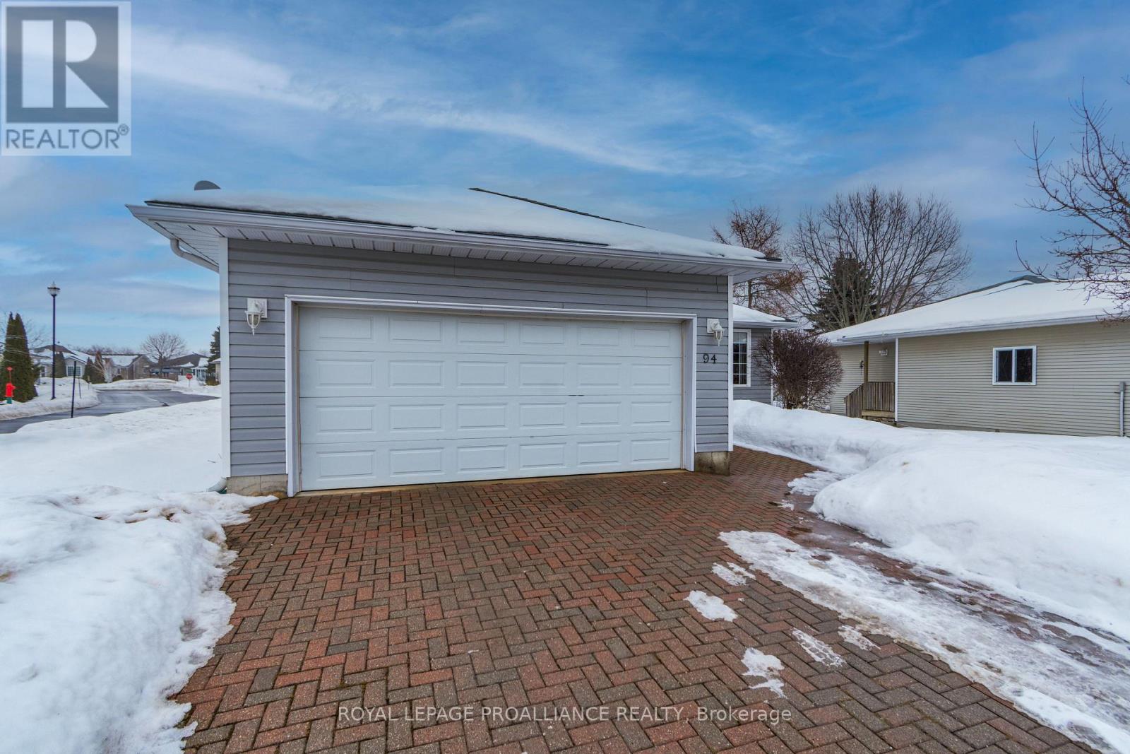 94 Sandbanks Court, Prince Edward County, Ontario  K0K 3L0 - Photo 3 - X12812632