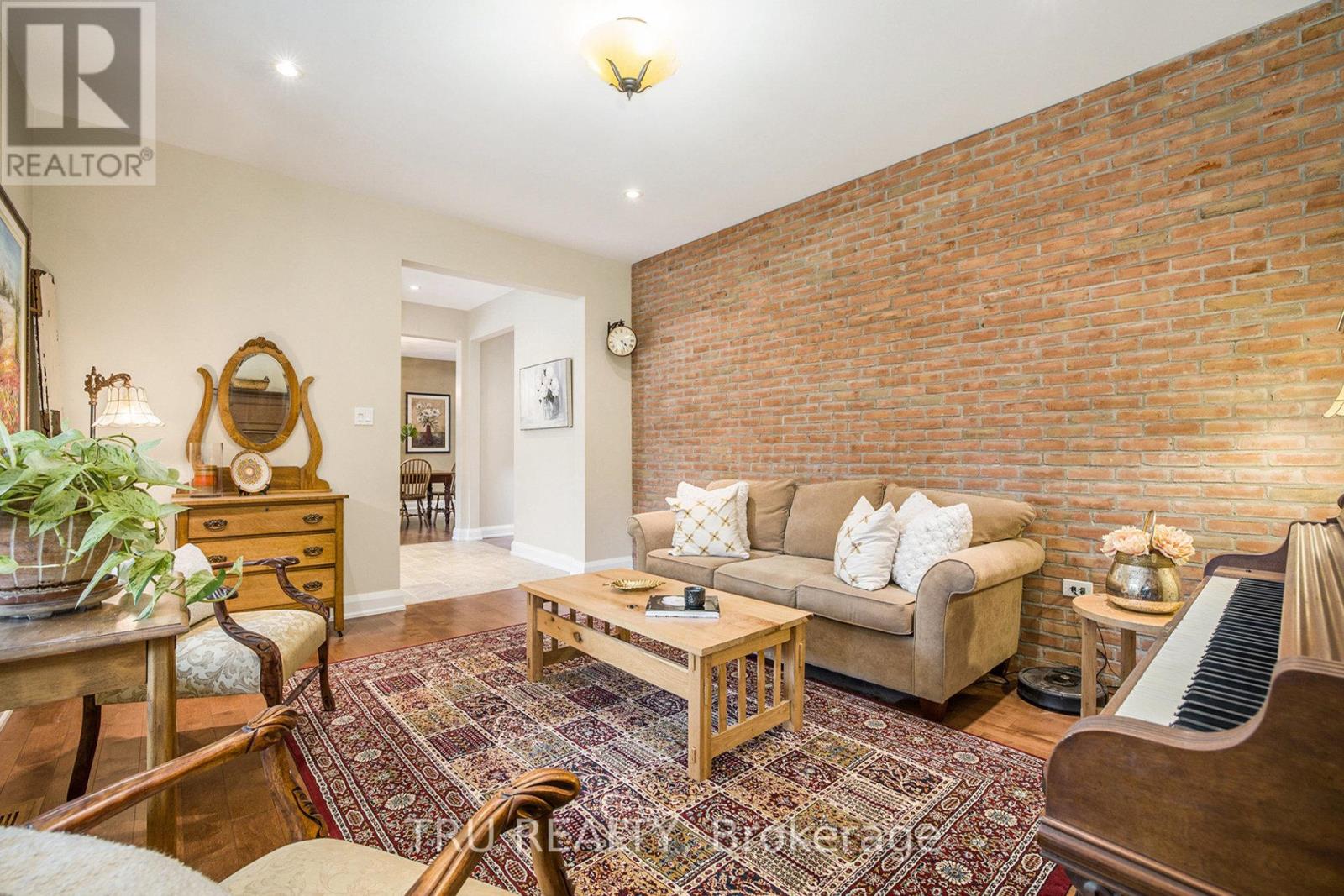 2465 Marchurst Road, Ottawa, Ontario  K2W 0H2 - Photo 4 - X12812552