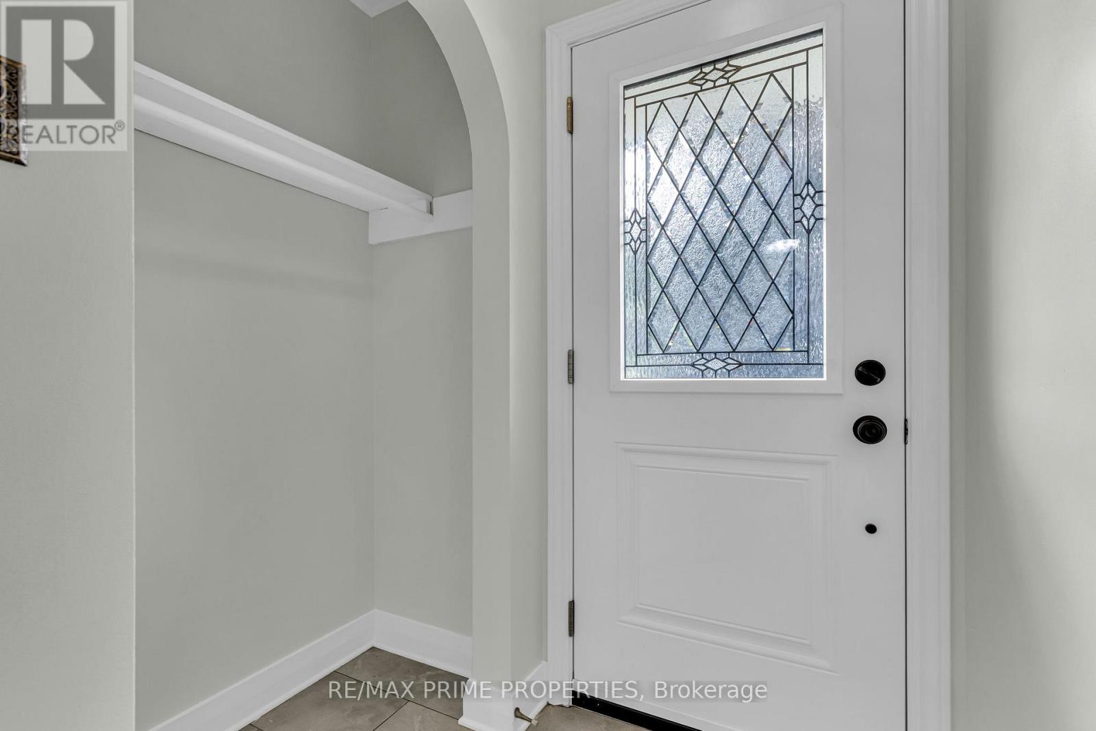 332 Acton Street, Ottawa, Ontario  K1G 0L3 - Photo 2 - X12812564