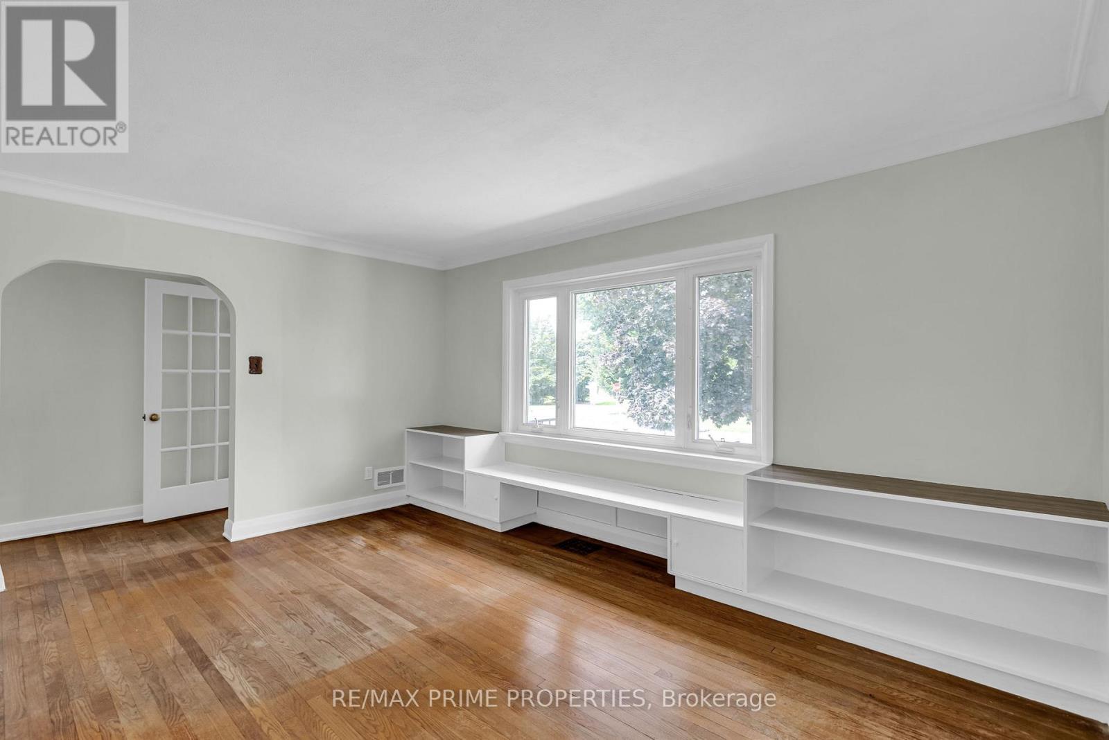 332 Acton Street, Ottawa, Ontario  K1G 0L3 - Photo 4 - X12812564