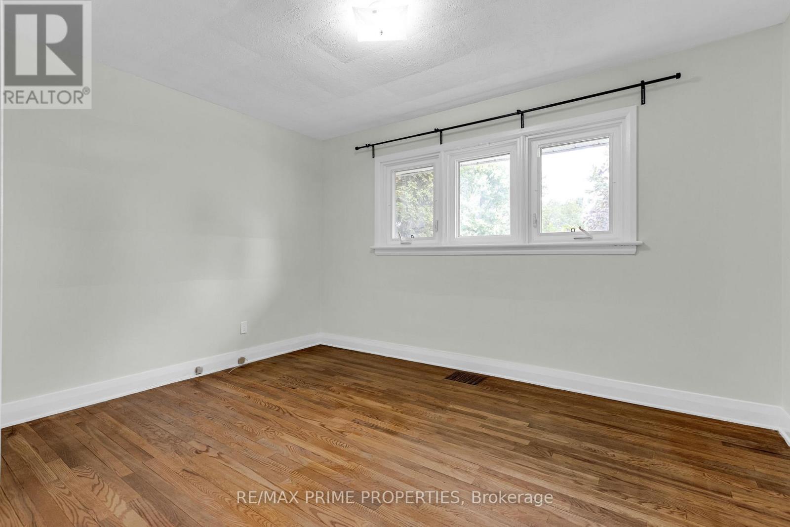 332 Acton Street, Ottawa, Ontario  K1G 0L3 - Photo 7 - X12812564