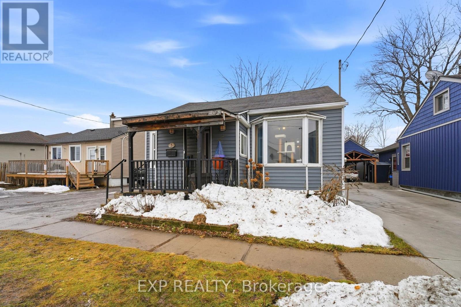 5 Cardiff Street, St. Catharines, Ontario  L2R 2X4 - Photo 2 - X12812558