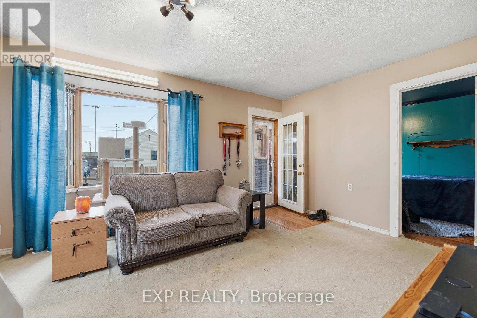 5 Cardiff Street, St. Catharines, Ontario  L2R 2X4 - Photo 5 - X12812558