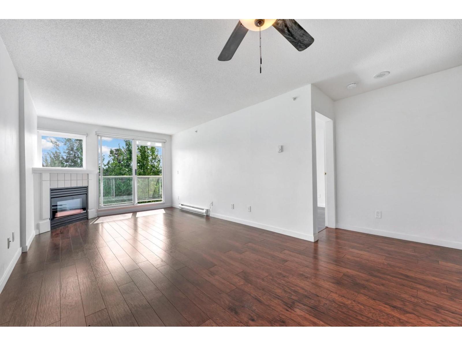 803 9830 Whalley Boulevard, Surrey, British Columbia  V3T 5S7 - Photo 2 - R3092411