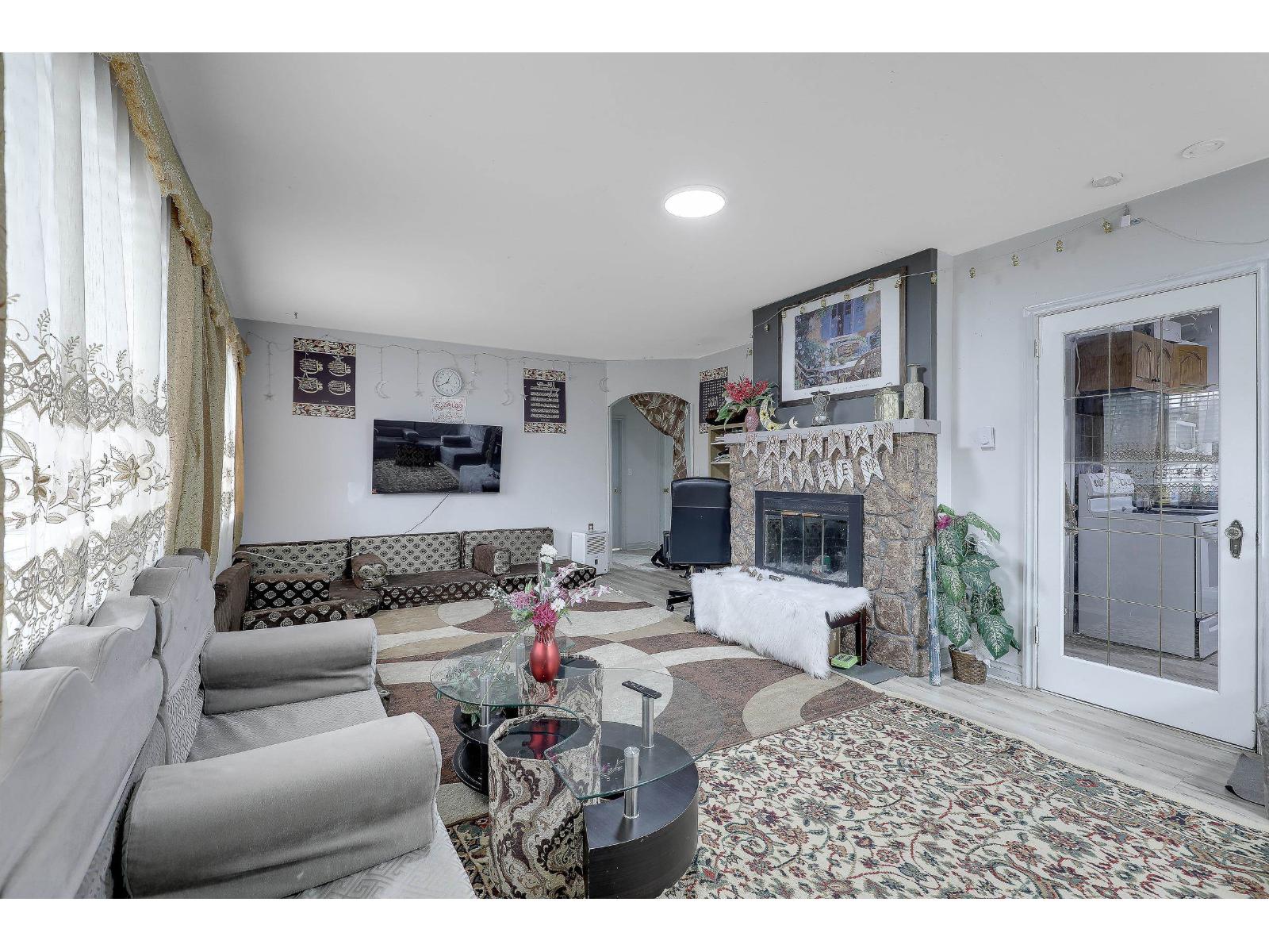 10080 143 Street, Surrey, British Columbia  V3T 4S8 - Photo 2 - R3092316